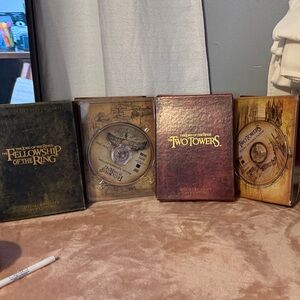 The Lord of the Rings Trilogy DVD Box Set - Two Towers & Fellowship Covers